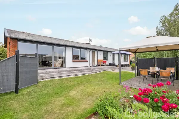 Villa på Lystrupvej 214, 8520 Lystrup