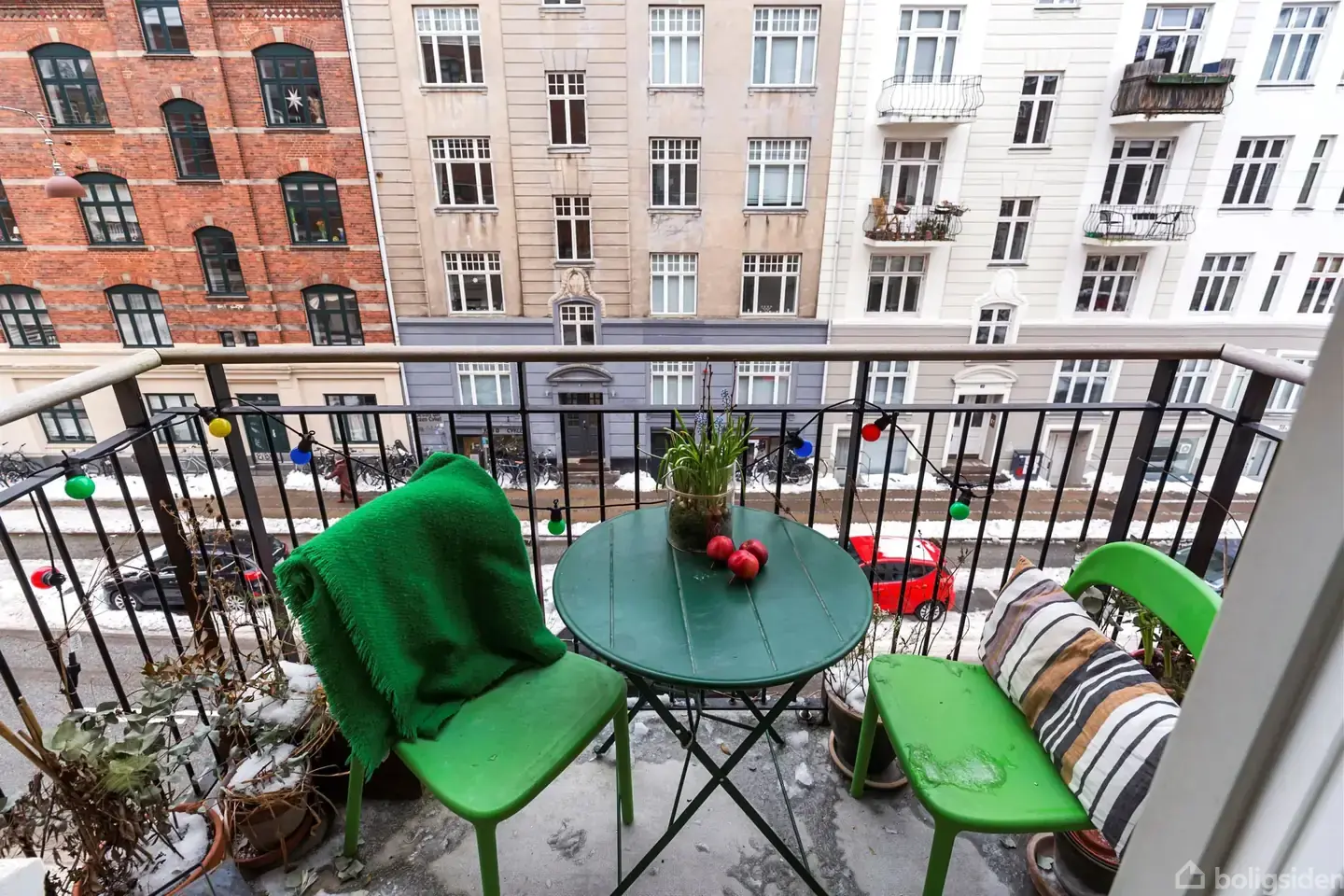 Perfekt delelejlighed med stor vestvendt altan