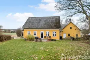 Landejendom på Linderupvej 2, 4540 Fårevejle