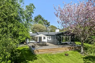 Fritidshus på Dr Mølle Strandvej 548B, 3120 Dronningmølle