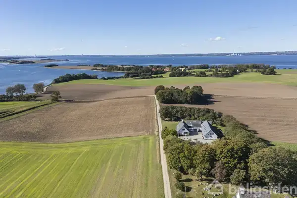 Landejendom på Rolsø Mark 10, 8420 Knebel