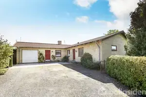 Villa på Skolegyde 8, 8544 Mørke