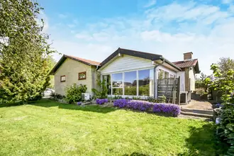 Villa på Skolegyde 8, Lime, 8544 Mørke