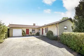 Villa på Skolegyde 8, Lime, 8544 Mørke