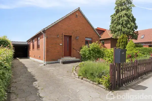Villa på Anne Maries Allé 4, 5250 Odense SV