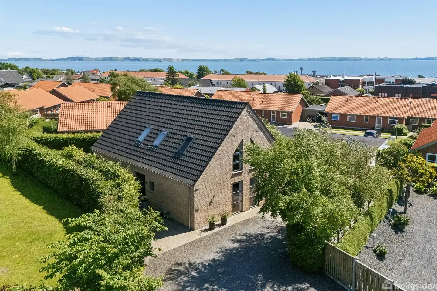 Eksklusiv villa med fjordudsigt og central beliggenhed