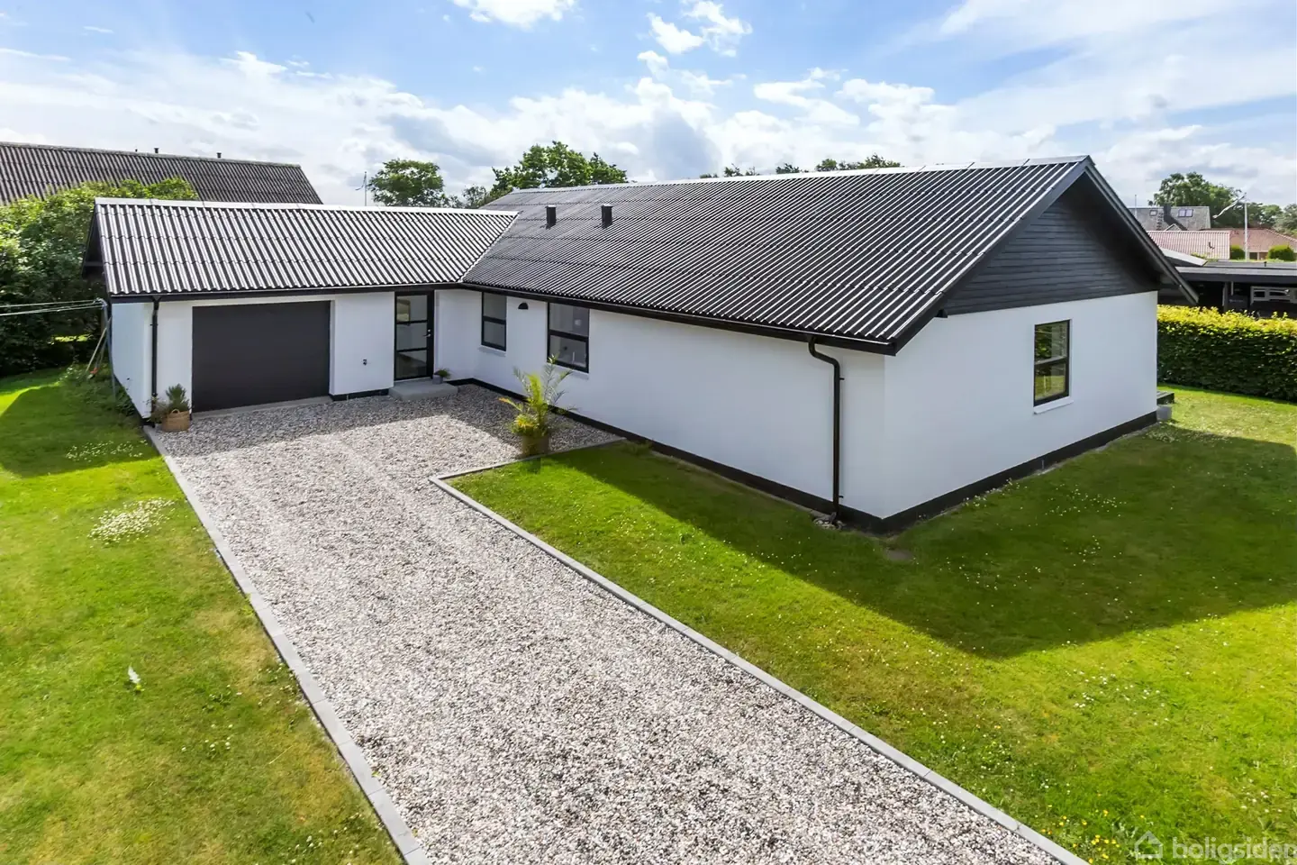 Skøn villa i hyggelige Hou – tæt på vand, strand og havnemiljø, Hals