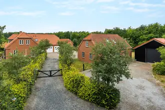 Landejendom på Skarresøvej 2, Bugtrup Mark, 8560 Kolind
