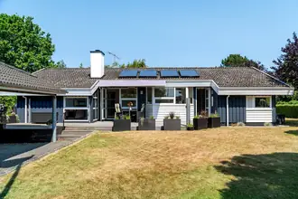 Fritidshus på Frits Nielsensvej 2A, Høll, 7080 Børkop