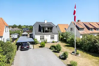 Villa på Strandvejen 39, Rønne, 3700 Rønne