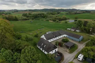 Landejendom på Ladegård Mark 10, 5560 Aarup