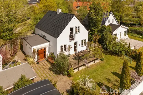 Villa på Ellehøj 6, 2900 Hellerup
