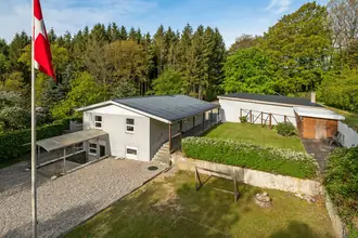 Landejendom på Åstvej 19, Lindeballe, 7321 Gadbjerg