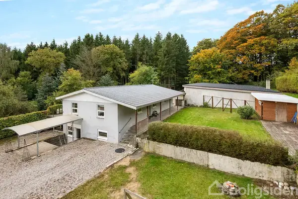 Landejendom på Åstvej 19, 7321 Gadbjerg