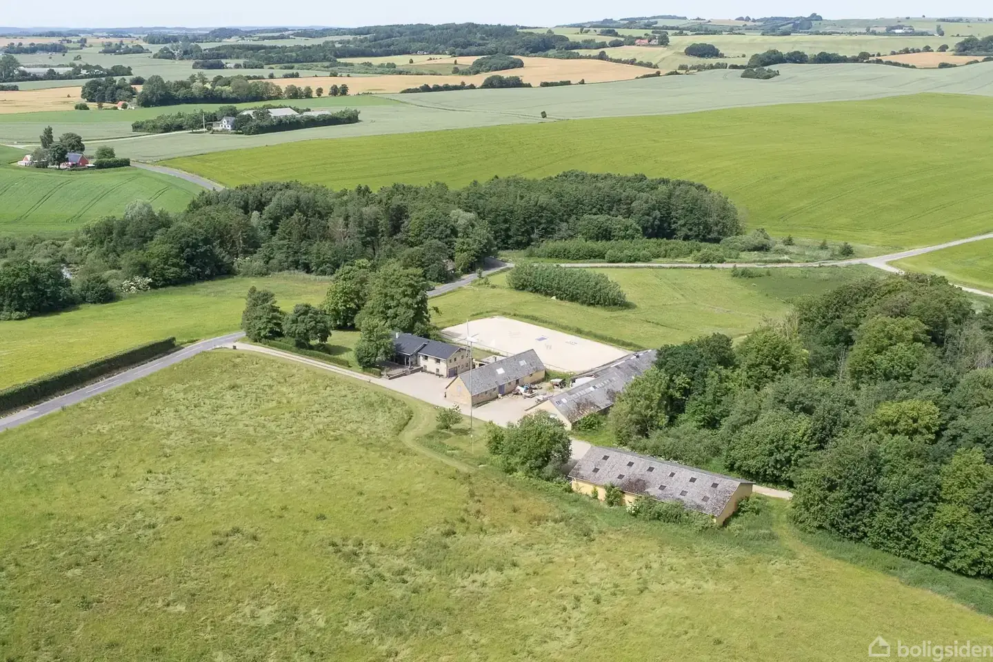 Landejendom på Holtvadvej 3, 8751 Gedved