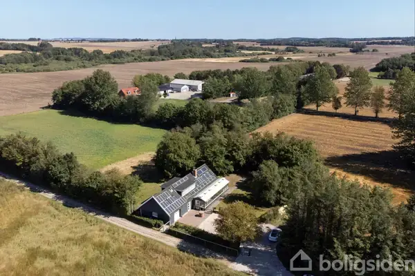 Landejendom på Sall Hedevej 69, 8450 Hammel