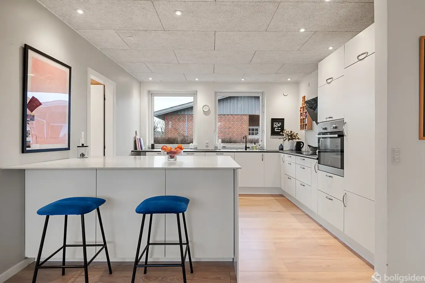 Moderne og indbydende rækkehus med skøn terrasse i attraktive Hammerum