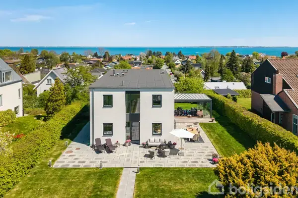 Villa på Sophienbergvej 14, 2960 Rungsted Kyst