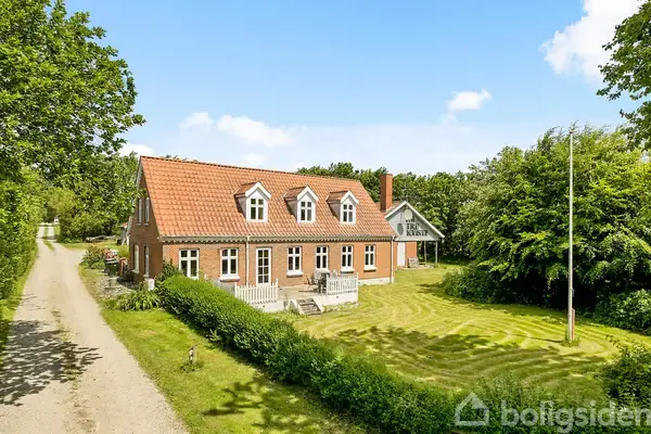 Landejendom på Vejlevej 32, 7130 Juelsminde