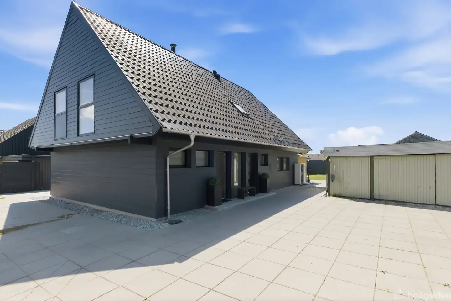 Indflytningsklar familievilla med total renovering