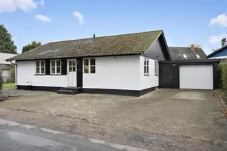 Villa på Edmundsvej 3, Bårse, 4720 Præstø