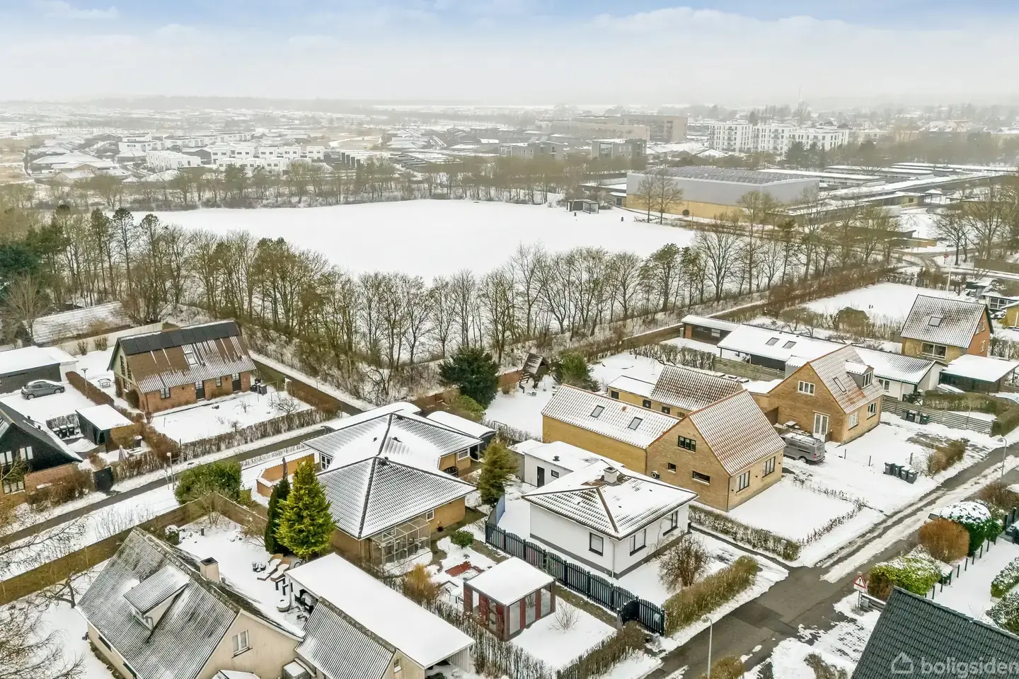 Flot og familievenlig villa med skønt udeområde i rolige omgivelser