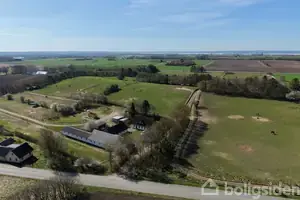 Landejendom på Houvej 371, 9310 Vodskov