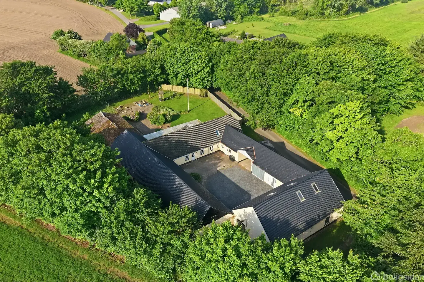 Landejendom på Ommevej 4, 6740 Bramming