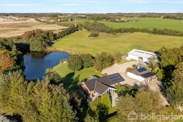 Landejendom på Sdr Truevej 42, 9500 Hobro