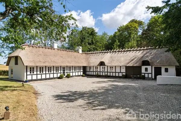Landejendom på Bredkjærvej 32, 8300 Odder