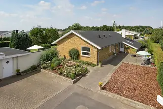Villa på Poppelvang 15, Brejning, 7080 Børkop