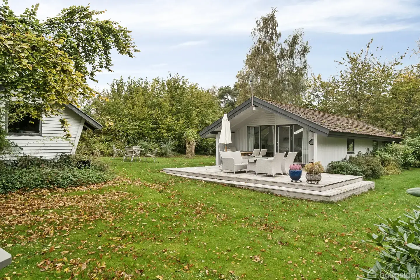 Velholdt fritidshus med anneks og skøn terrasse