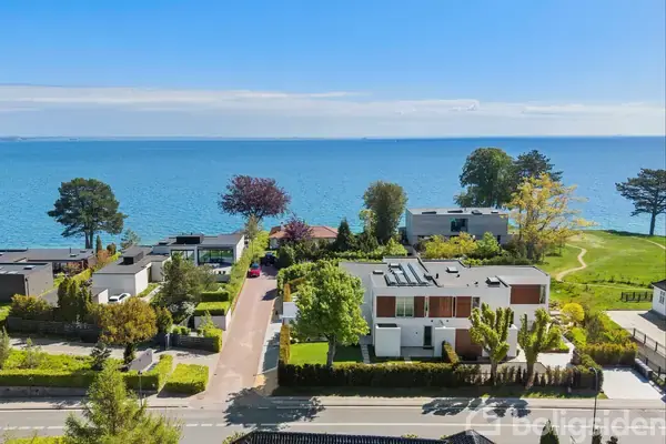 Villa på Vedbæk Strandvej 330A, 2950 Vedbæk