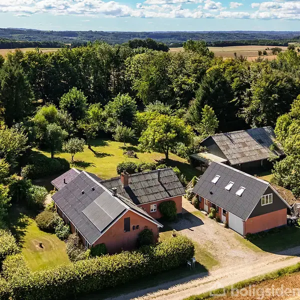 Landejendom på Kildehøjvej 1, 8660 Skanderborg