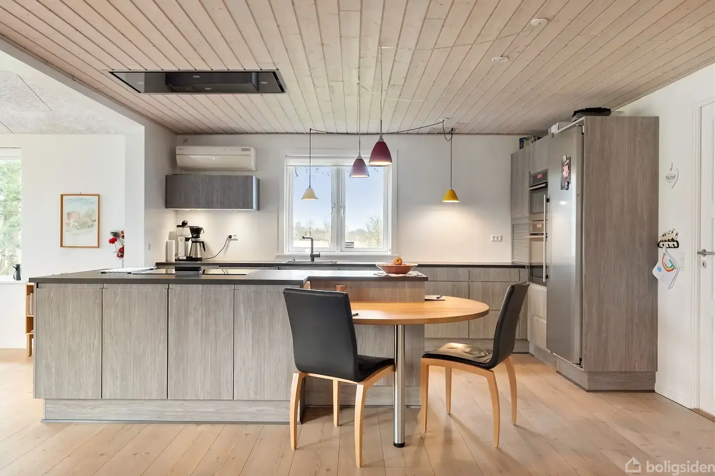 Helårsisoleret sommerhus med stor naturgrund - Visning 4