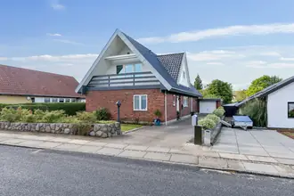 Villa på Østergårds Allé 79, Sanderum, 5250 Odense SV