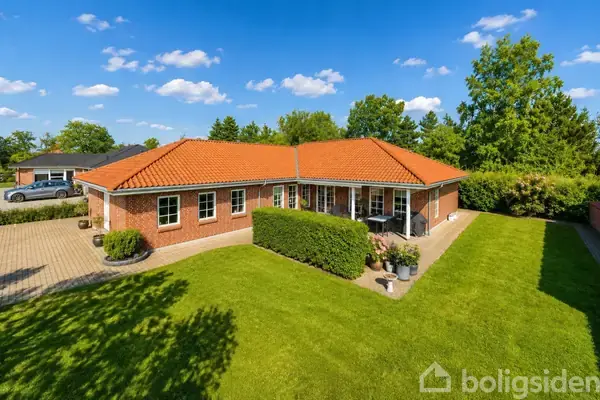 Villa på Granvej 3, 9320 Hjallerup