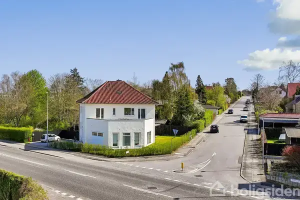 Viby J - Stor funkisvilla med mange muligheder f.eks. opdeling i 2 lejligheder +  udlejning/erhverv - Nuværende status p