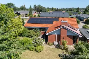 Villa på Stokbrovej 76, 8520 Lystrup