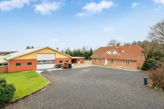 Landejendom på Gilbjergvej 35, Gilbjerg, 7250 Hejnsvig