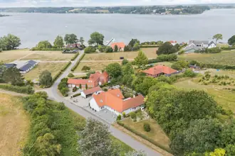 Villa på Skarre Strandvej 10, 6091 Bjert