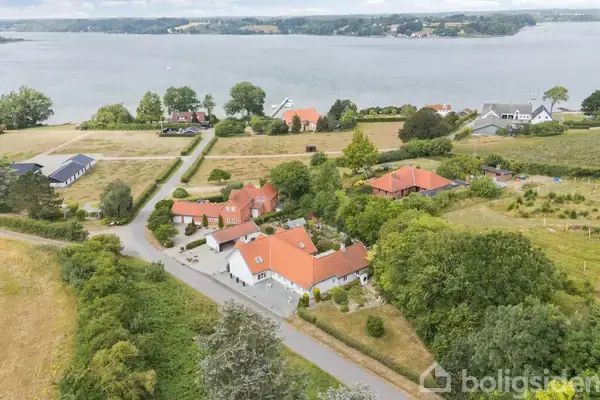 Villa på Skarre Strandvej 10, 6091 Bjert