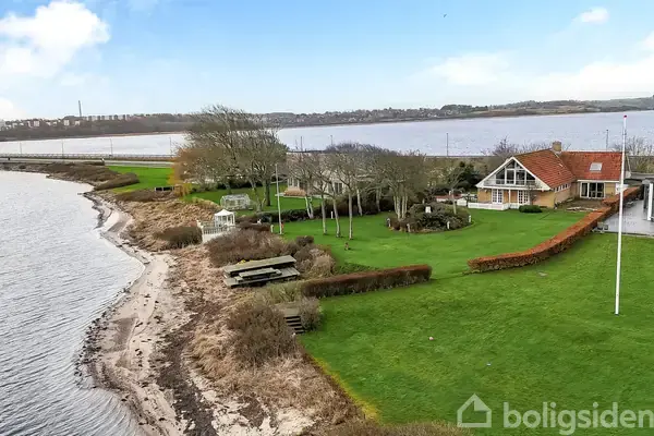Villa på Fjordvejen 6, 7600 Struer