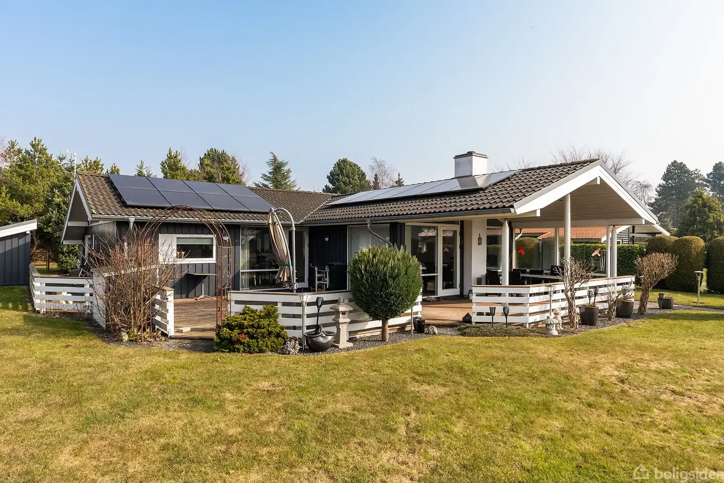 Kuća, 117 m², zemljište 916 m²