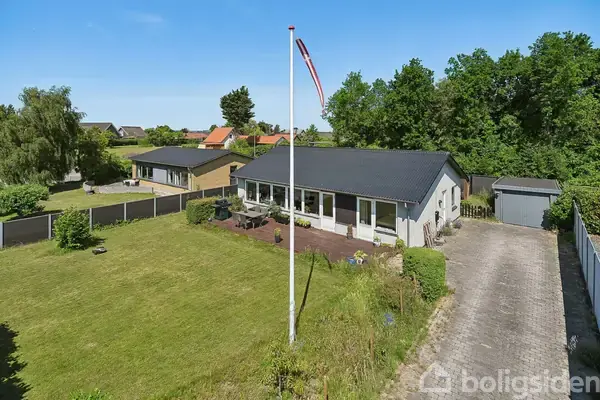 Villa på Syrenvej 3, 4780 Stege