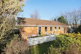 Villa på Hjørringvej 235A, Ravnshøj, 9900 Frederikshavn