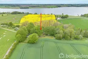 Landejendom på Glenstrup Søvej 46, 8990 Fårup