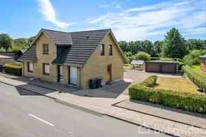 Villa på Hovedgaden 4, 7362 Hampen