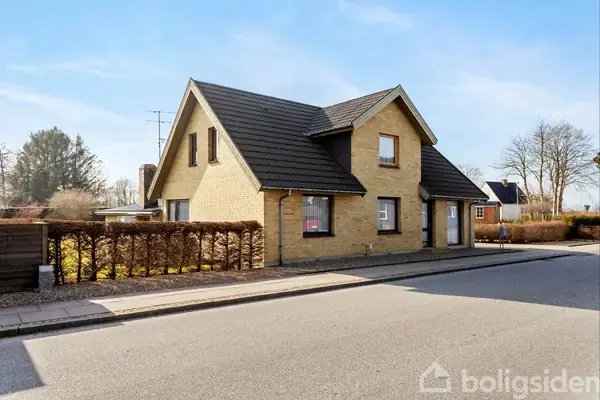 Villa på Hovedgaden 4, 7362 Hampen
