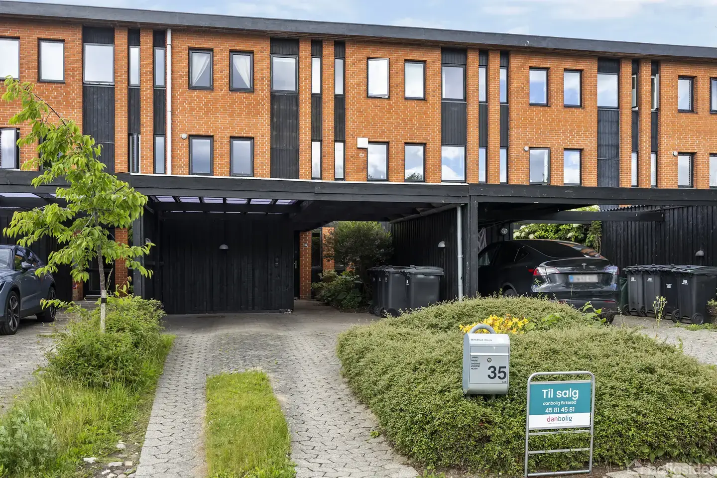 Attraktivt rækkehus med naturskøn beliggenhed.